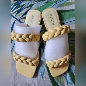 Soda Size 8.5 Women's Mustard Braided Sandals